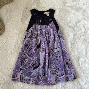 Beautiful lavender sleeveless tunic top